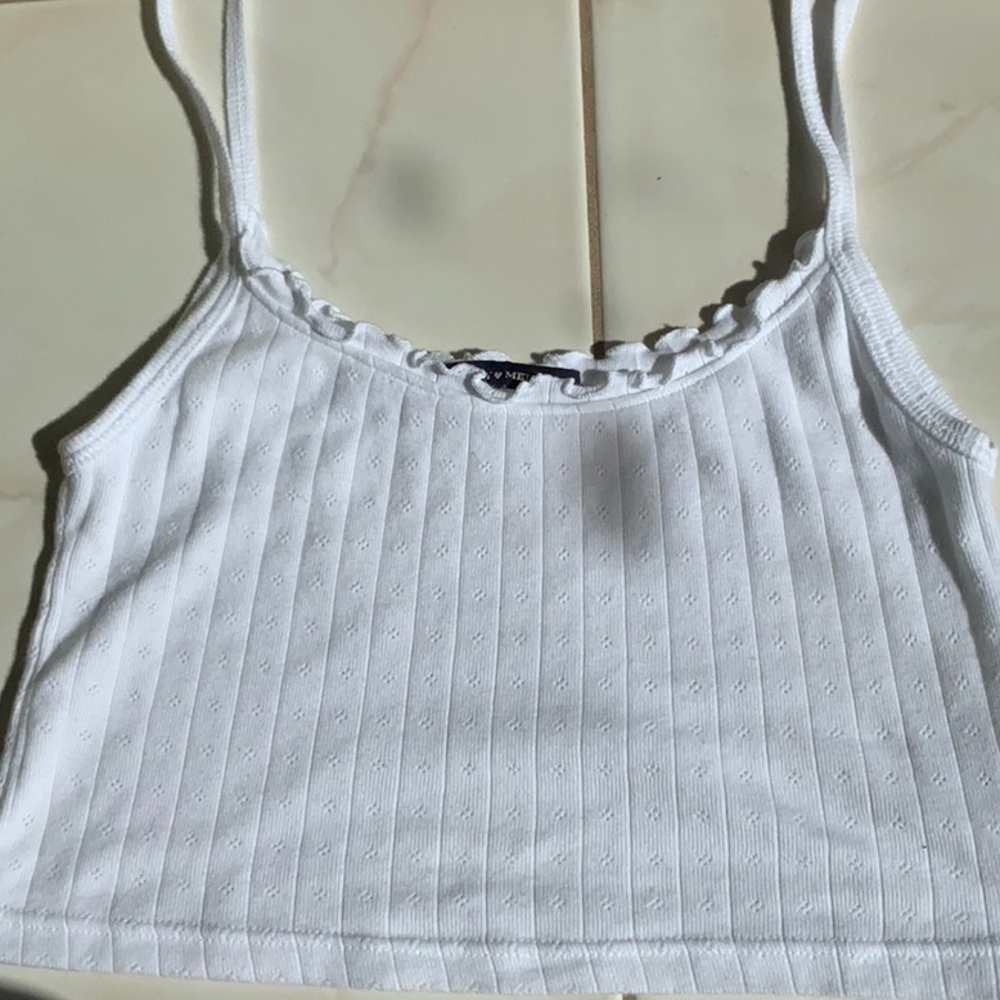 brandy Melville ruffled tank♡︎